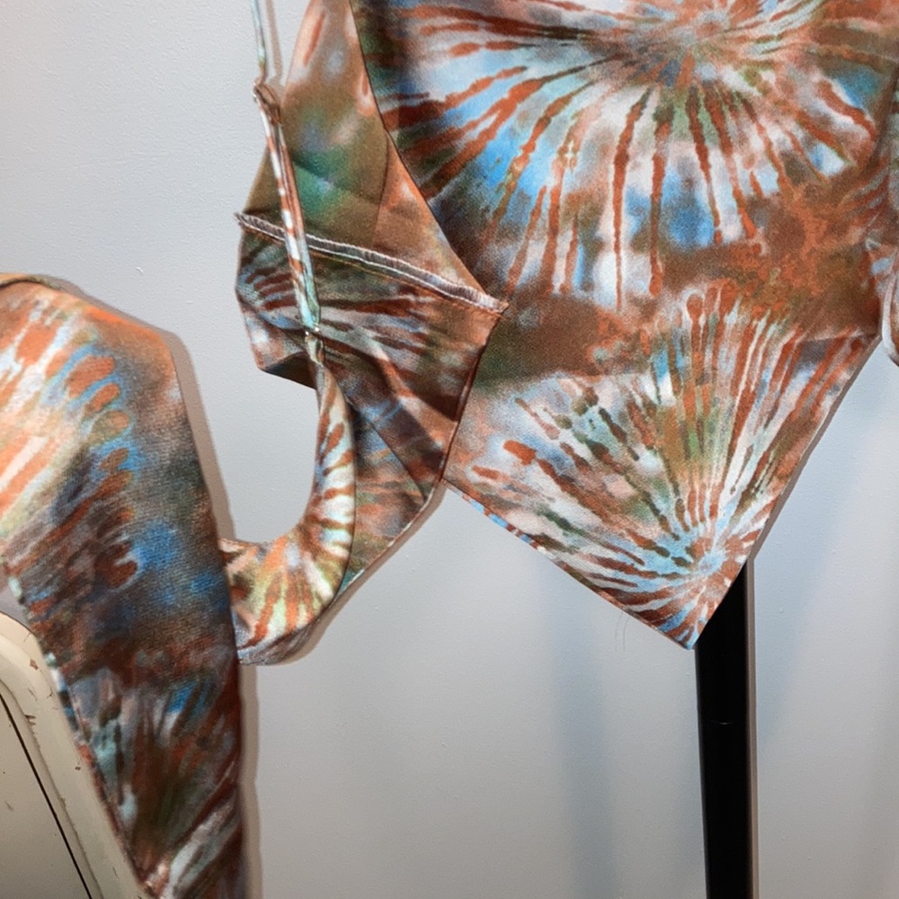 Tie dye bandanna top! I ACCEPT OFFERS!😍 - Picture 9 of 9